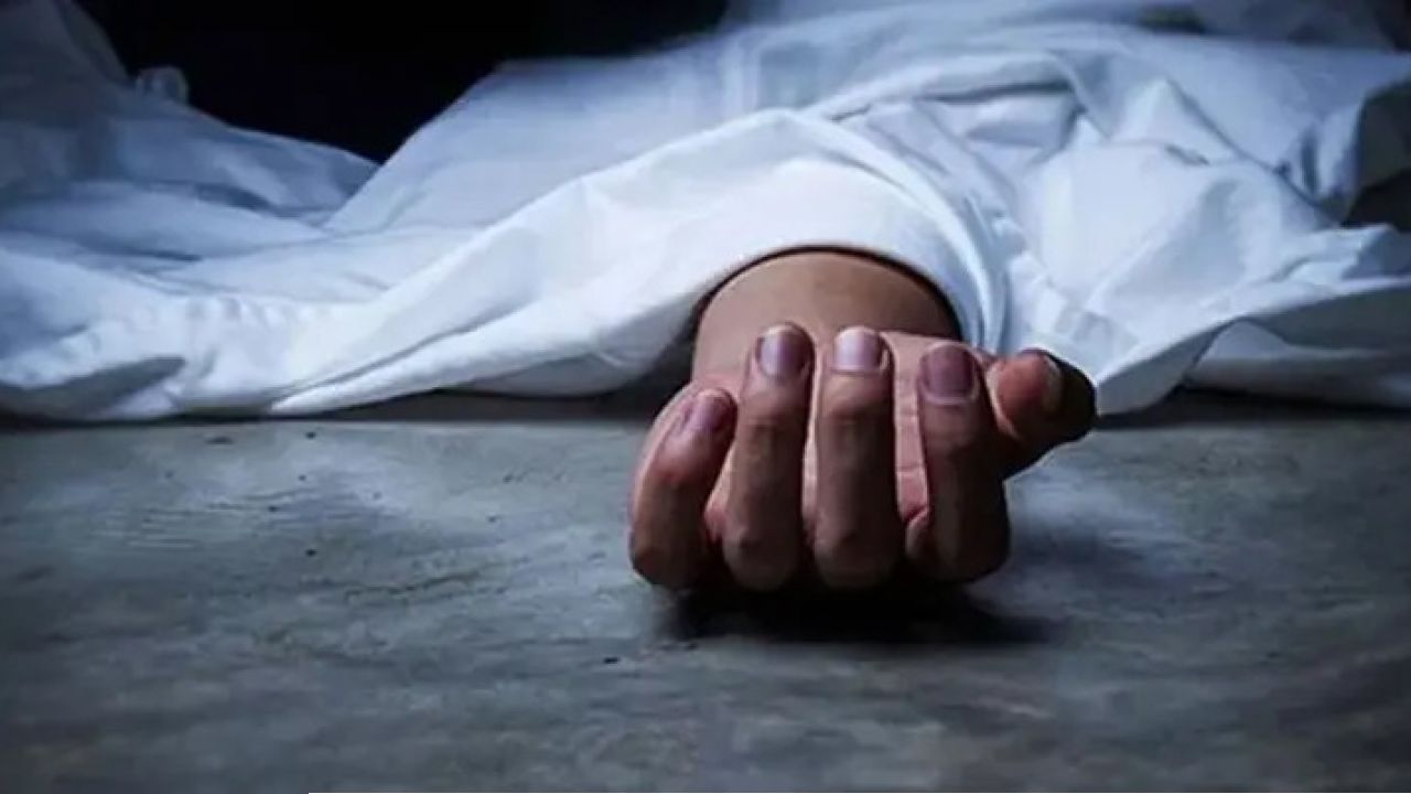 ওয়ারীতে দুই বাসের পাল্লাপাল্লিতে প্রাণ গেল নারীর