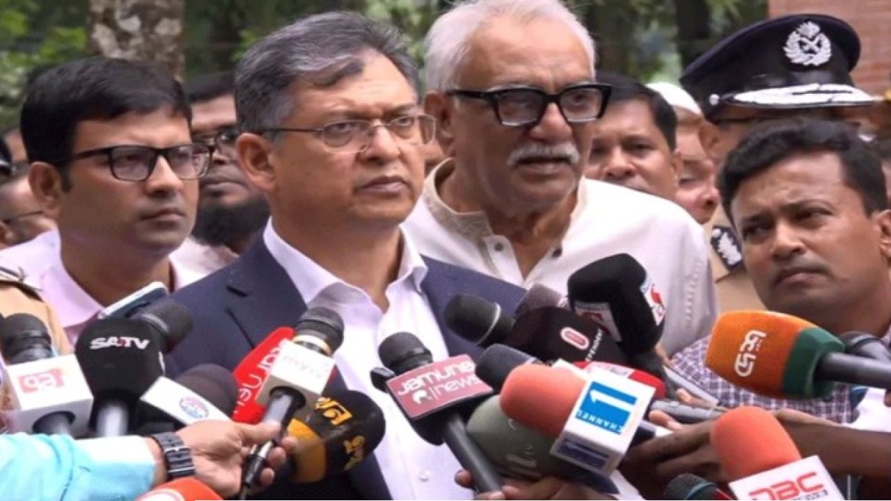 সাবেক বিমান কর্মকর্তা তাহসিফ সাউরির মৃত্যু: তদন্তের আগে মন্তব্য নয় বললেন স্বরাষ্ট্রমন্ত্রী