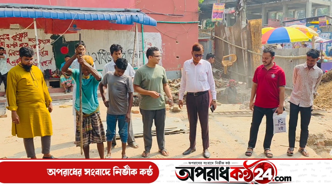 ছুটির দিনেও কবি নজরুল কলেজের উন্নয়নকাজ পরিদর্শনে অধ্যক্ষ