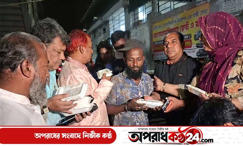 তেজগাঁও ও কারওয়ান বাজারে ৩০০ মানুষের মধ্যে খাবার বিতরণ